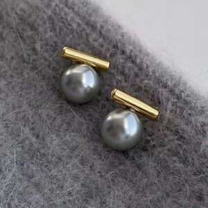Vintage Pearl Gray Stud Earrings — Classic Gold Tone